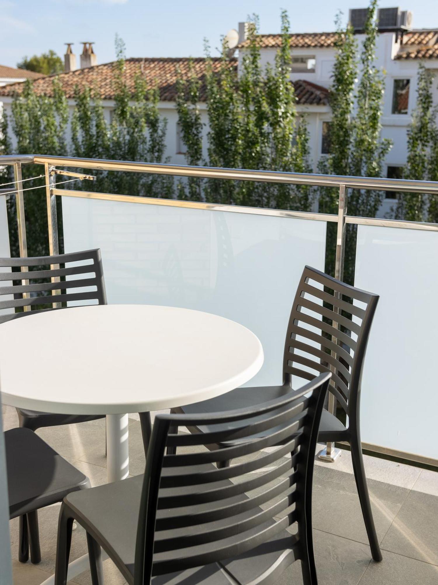 Apartamentos Sunway Apollo Sitges Dış mekan fotoğraf