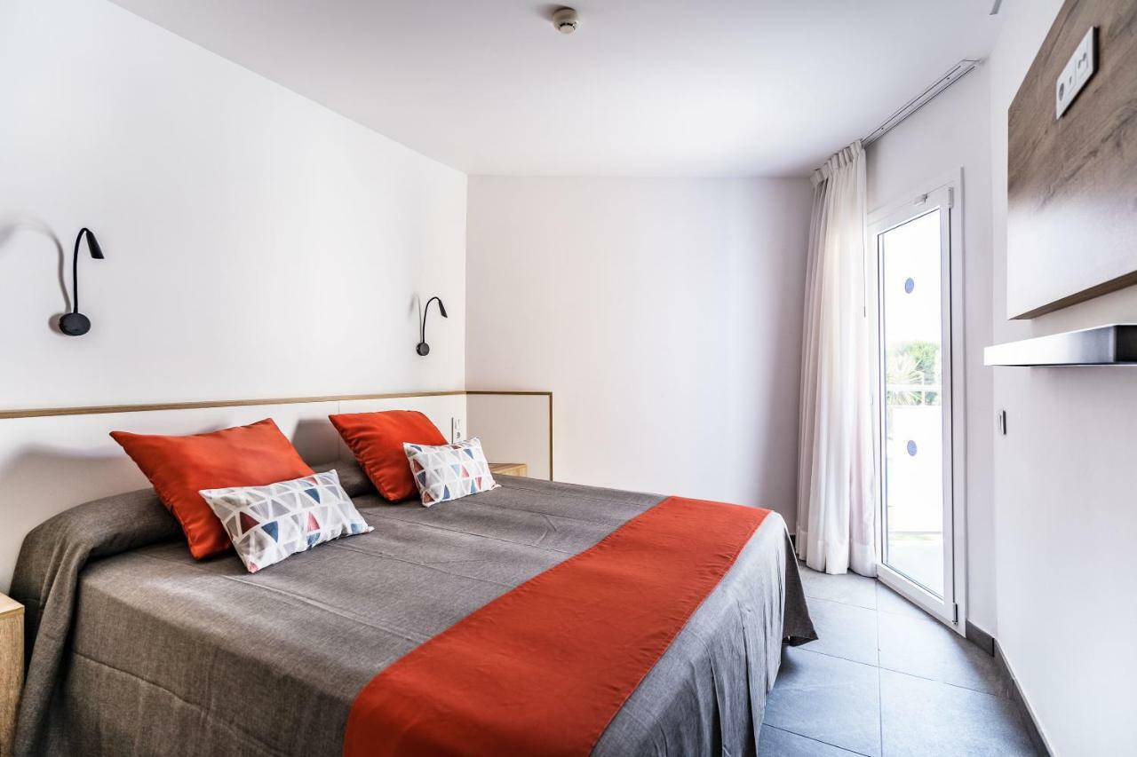 Apartamentos Sunway Apollo Sitges Dış mekan fotoğraf